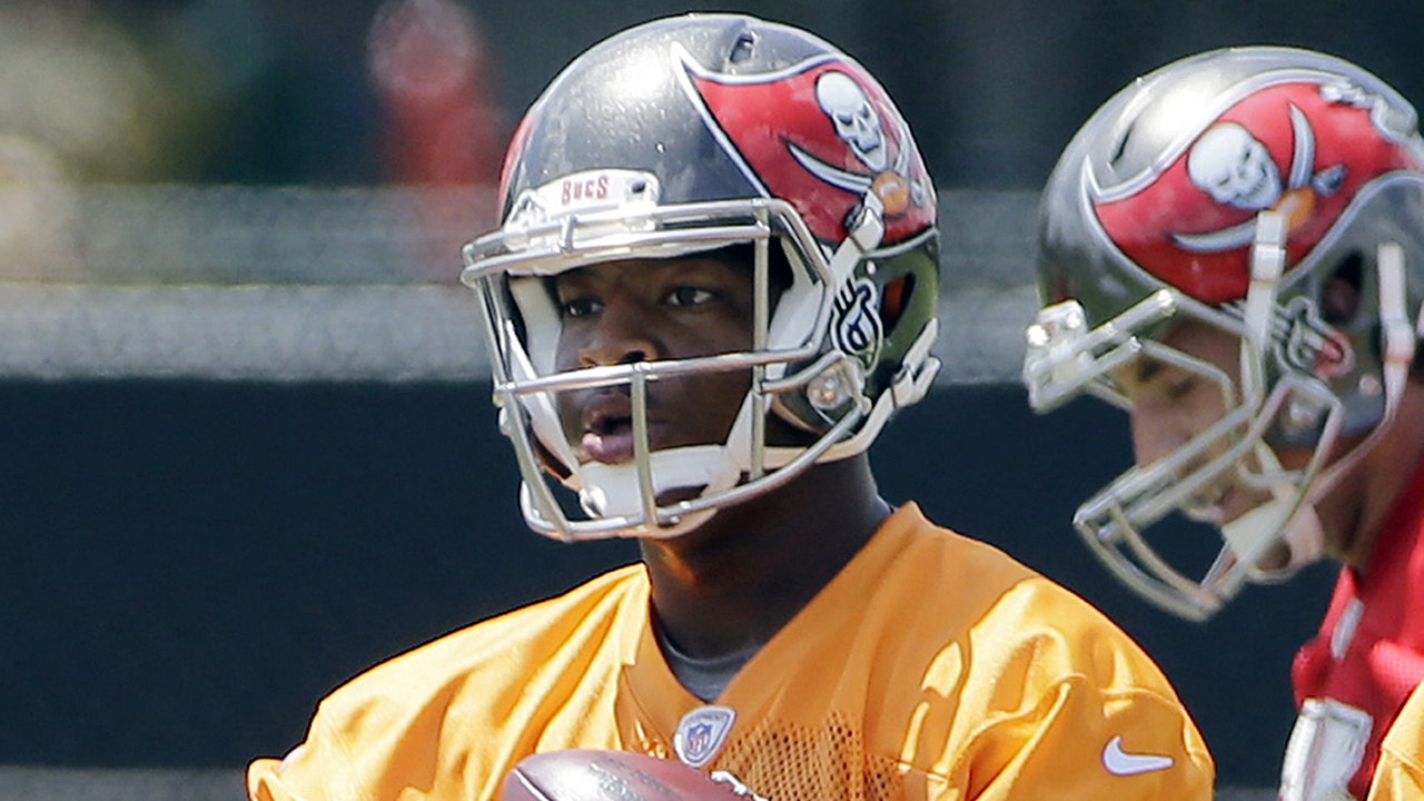 McCoy trying to help Bucs' Winston make transition to NFL